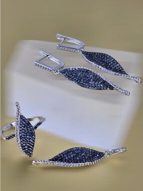 925 Sterling Silver Jewelry Set with Natural Blue Sapphire.